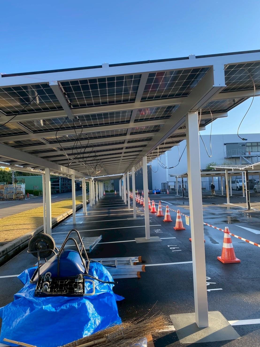 カーポート型太陽光発電設備工事 1